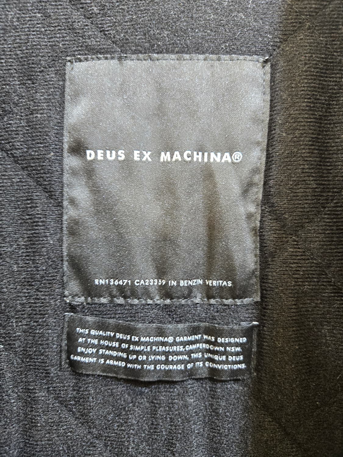 데우스 엑스 마키나 코치 자켓 블랙 상품이미지2