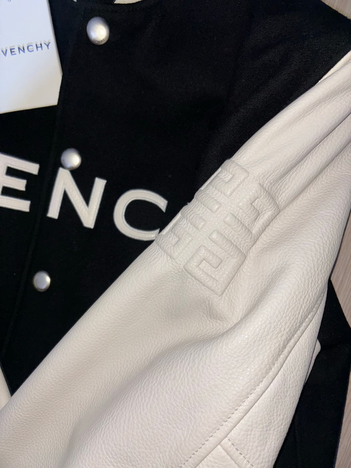 지방시 레더 바시티 자켓 46 상품이미지10