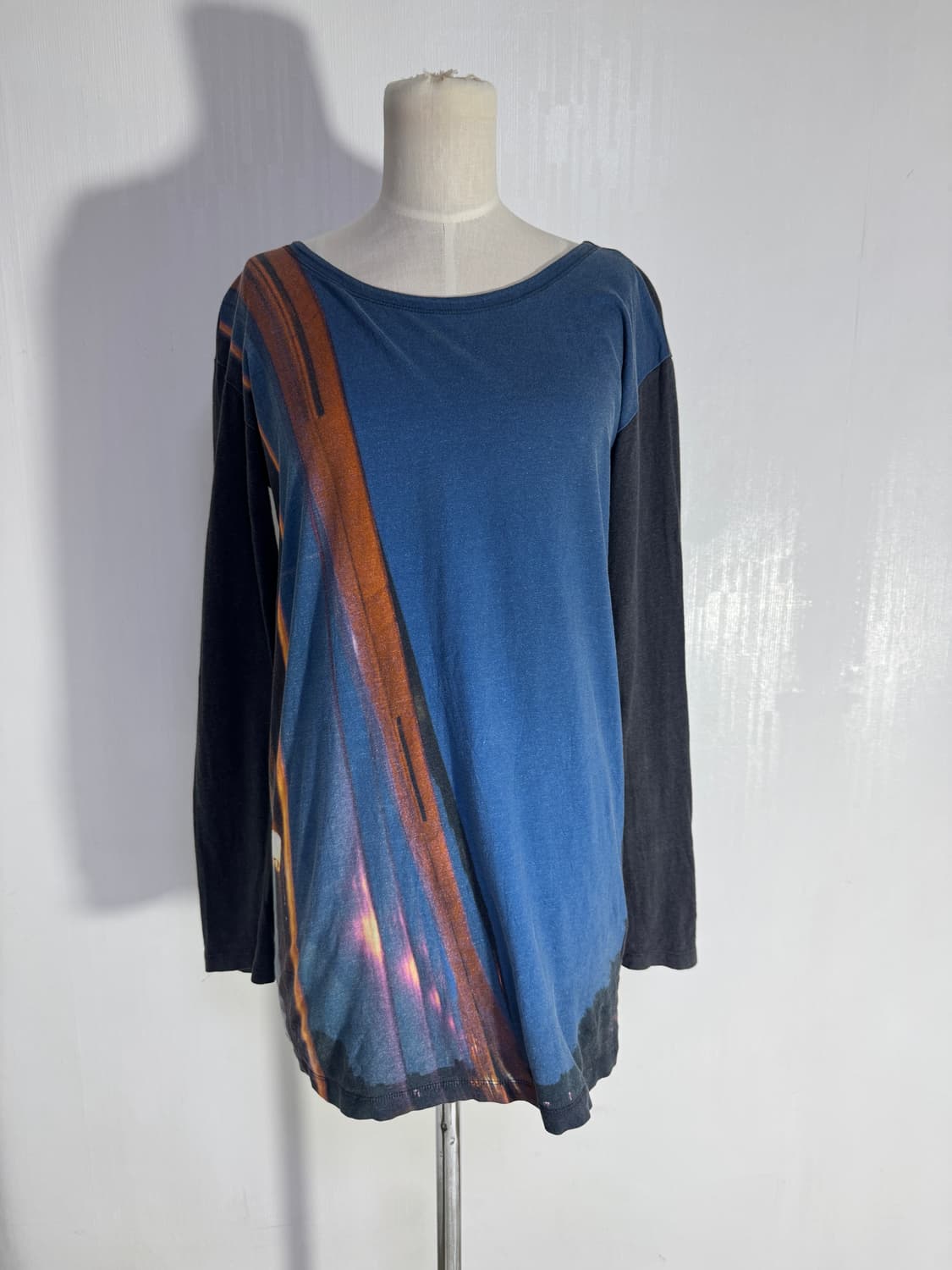 14aw mm6 그래픽 롱슬리브 메종 마르지엘라 상품이미지2