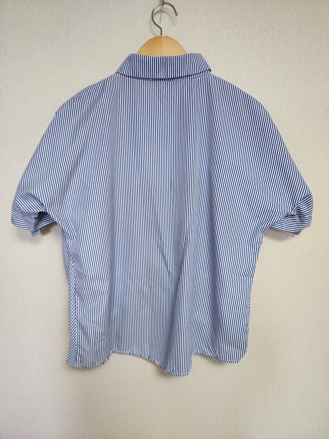 ON&ON 스트라이프 매듭 반팔 블라우스 상품이미지2