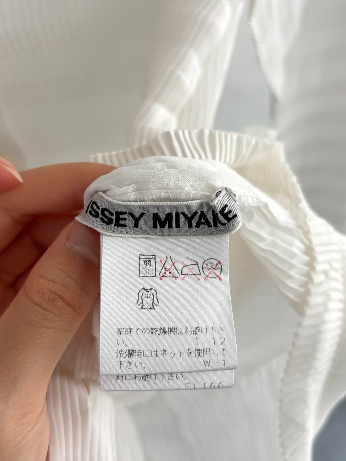 Issey Miyake 이세이미야케 화이트 플리츠 목폴라 셔츠  상품이미지8