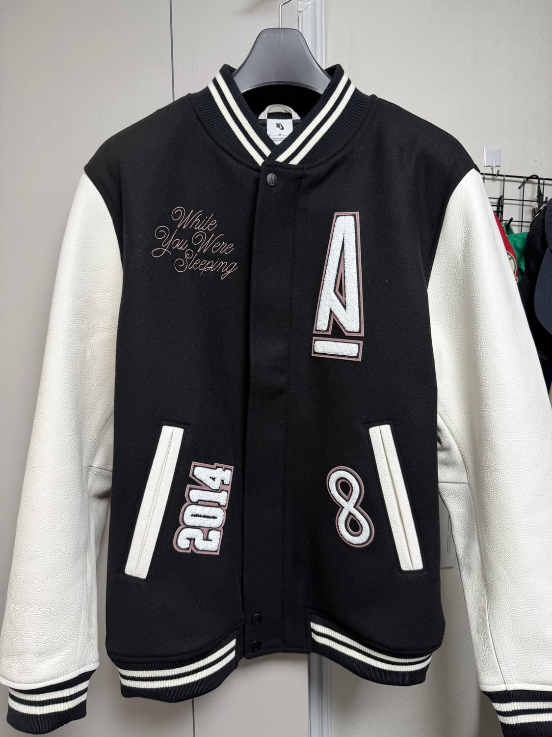 나이키 바시티 상품이미지1