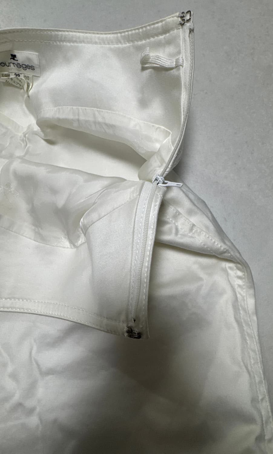 꾸레쥬 화이트 미디 스커트 상품이미지3