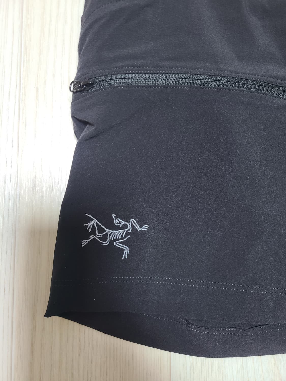 아크테릭스 감마 라이트웨이트 쇼츠 9인치 남32 블랙  상품이미지2