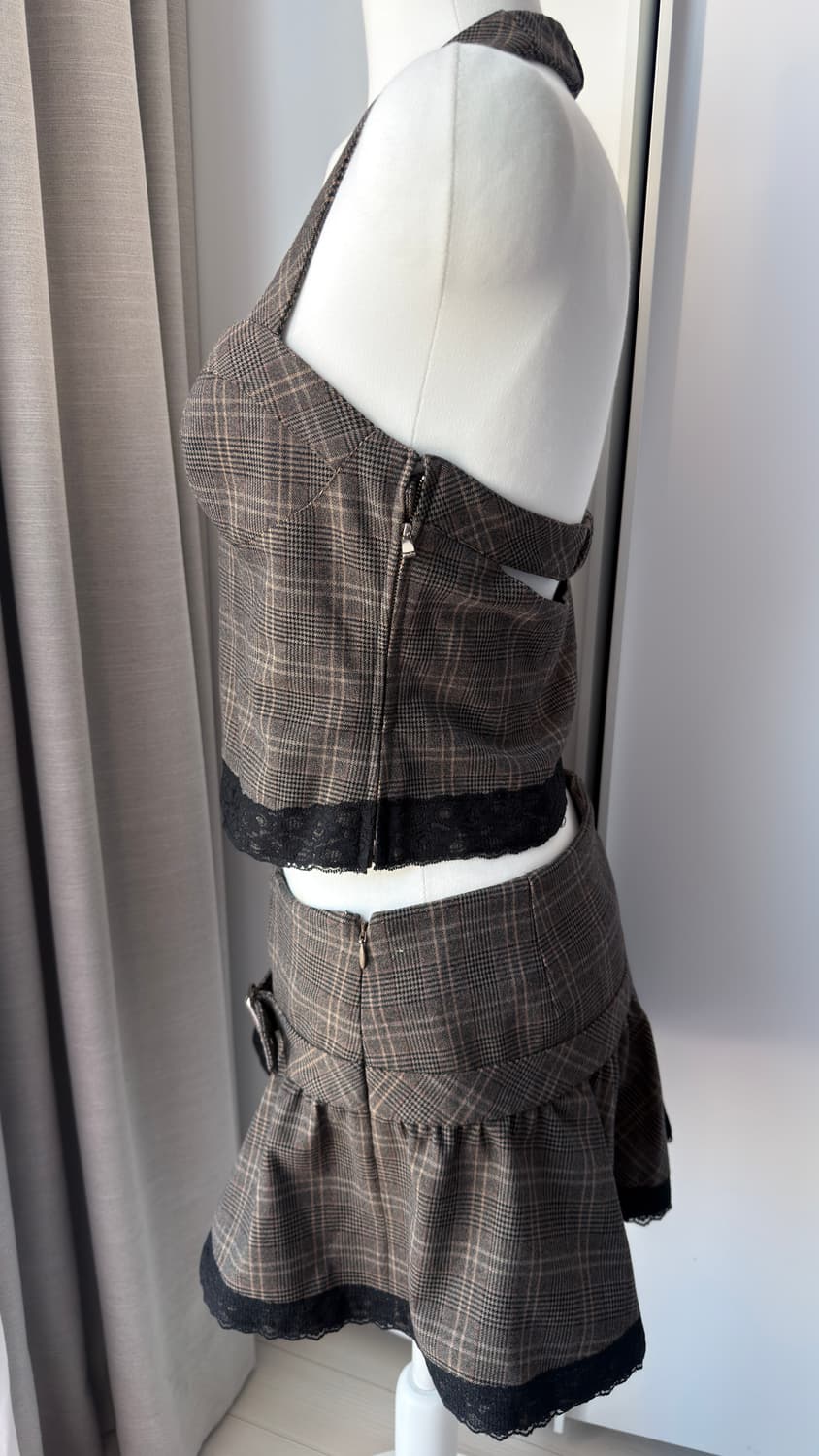 쓰리타임즈셋업 엠마홀터탑/ 스커트 m 상품이미지4