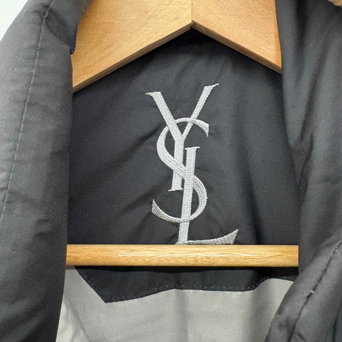 입생로랑 블랙 패딩 조끼 남/M 상품이미지4