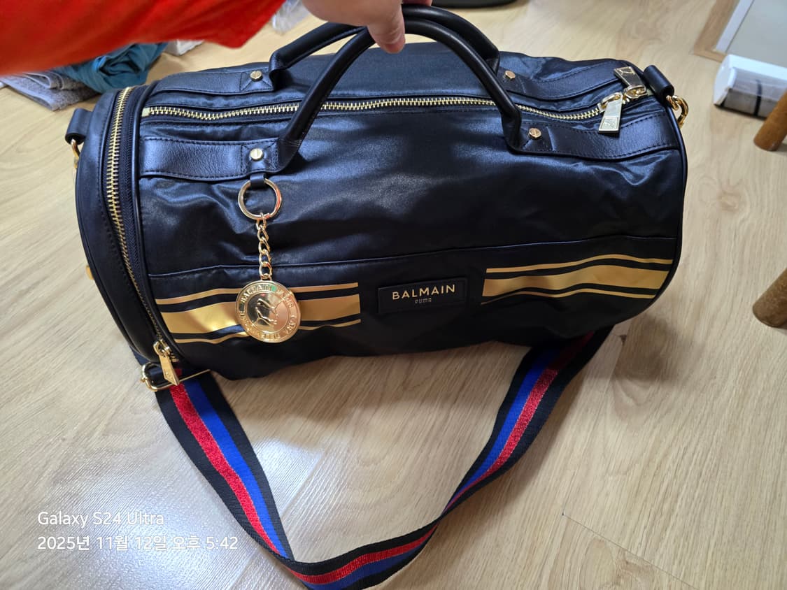 푸마 x 발망(balmain) 콜라보 베럴백 판매 상품이미지1