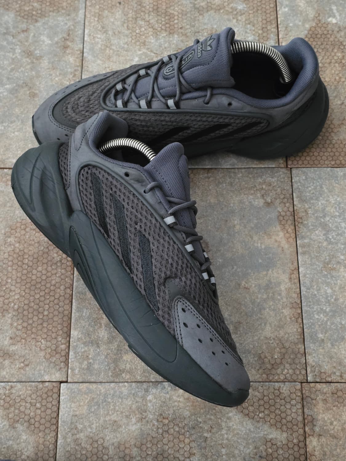 (240)아디다스 오젤리아 그레이 블랙 상품이미지4