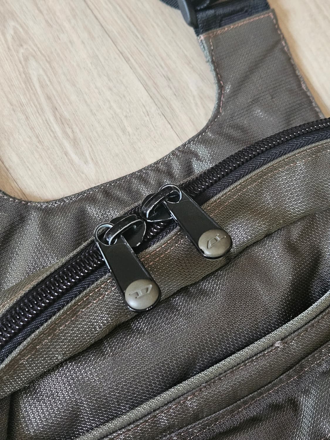 디젤 크로스백 상품이미지4