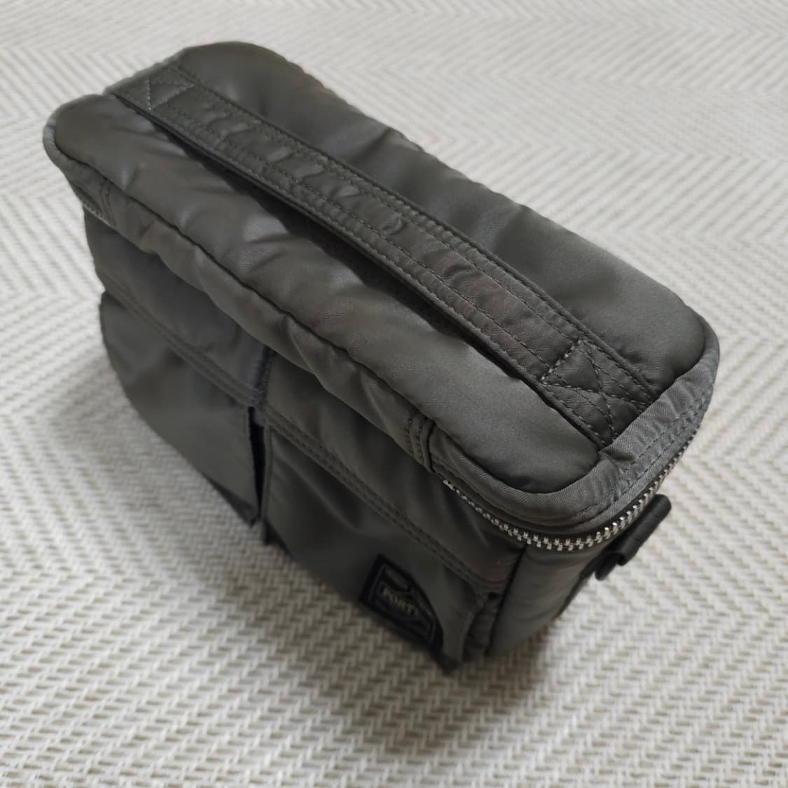 요시다포터 탱커 카메라백 스몰 S 실버 그레이 (숄더끈 결품) 상품이미지6