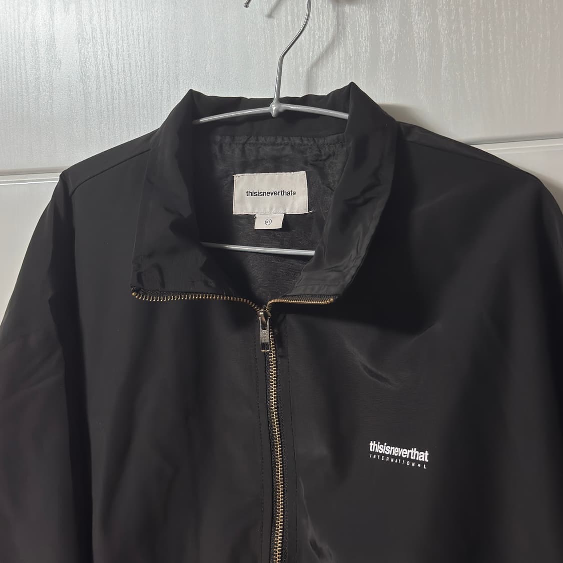 디스이즈네버댓 블랙 바람막이 자켓 상품이미지3