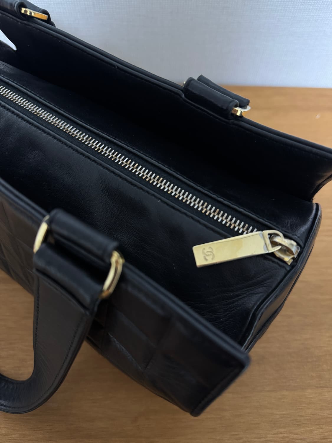 샤넬 CC로고 초코바 원통 토트백 상품이미지10