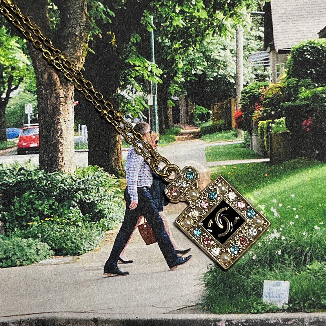 샤넬 No.5 퍼퓸 보틀 크리스탈 업사이클링 골드 목걸이 블랙 상품이미지4