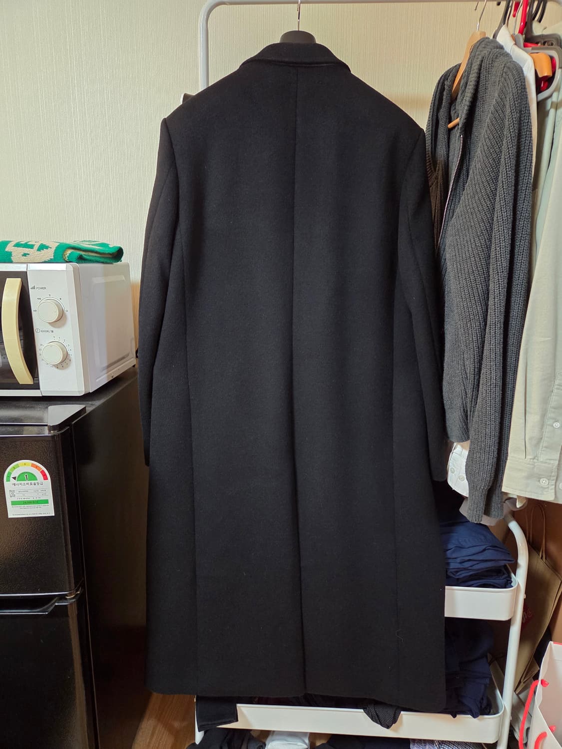 벨리에 버티컬 싱글 코트 - 솔리드 블랙 상품이미지2