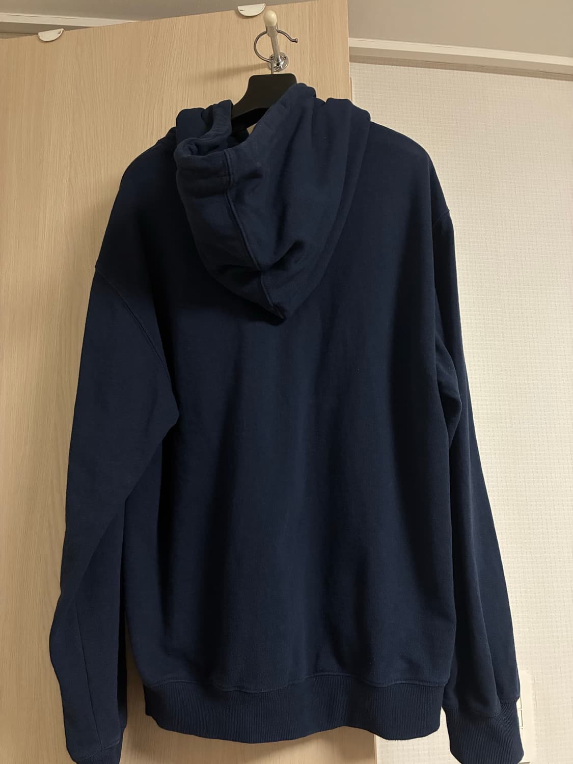 YESEYESEE (예스아이씨) Arch Logo Hoodie Navy 상품이미지2