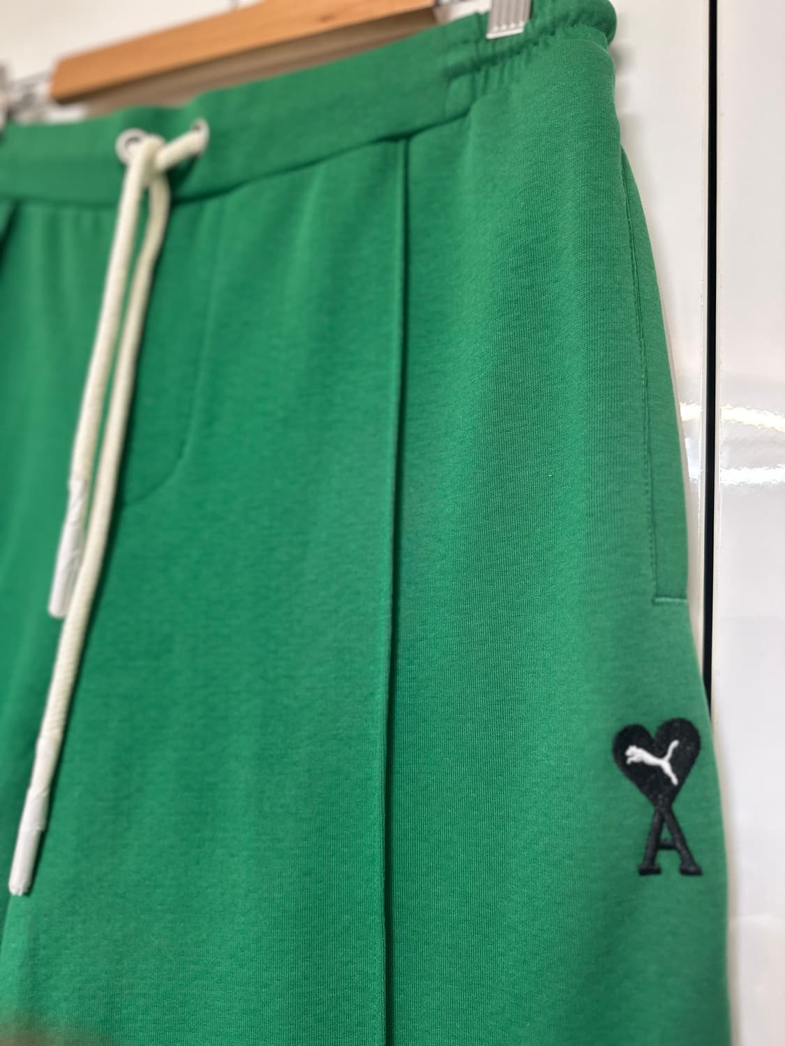 아미 푸마 하트 로고 엠브로 밴딩 와이드 트랙 팬츠남여공용 상품이미지4