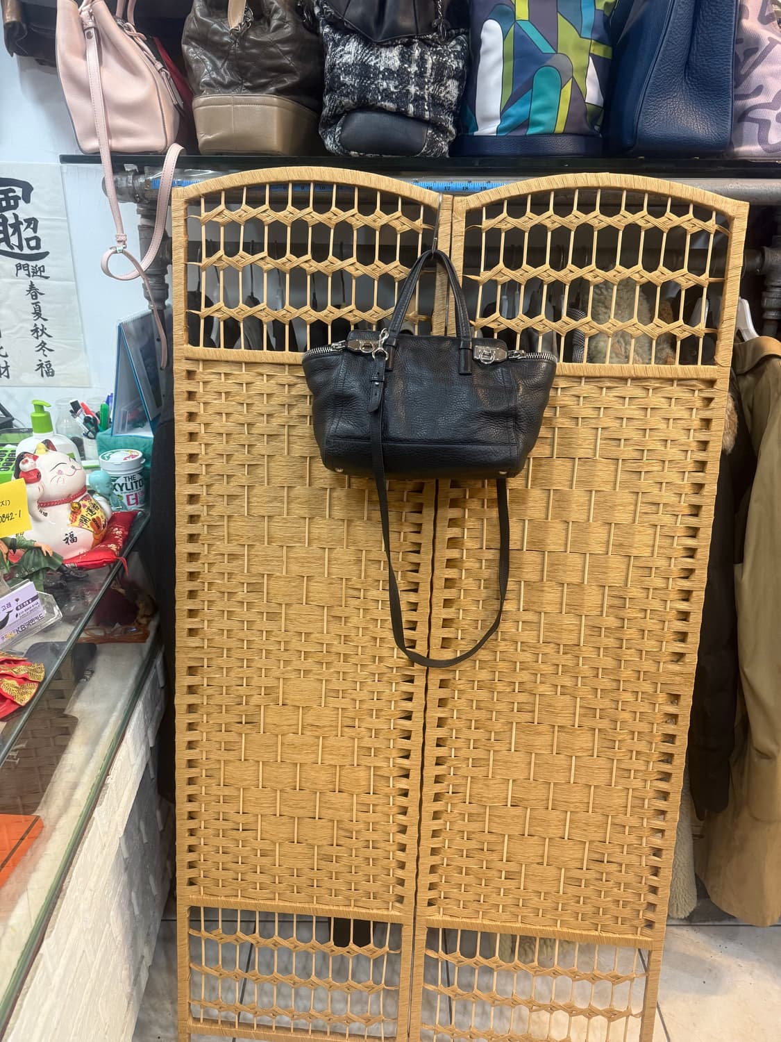 정품 살바토레 페레가모 버프 블랙레더 2way백 팝니다 상품이미지1