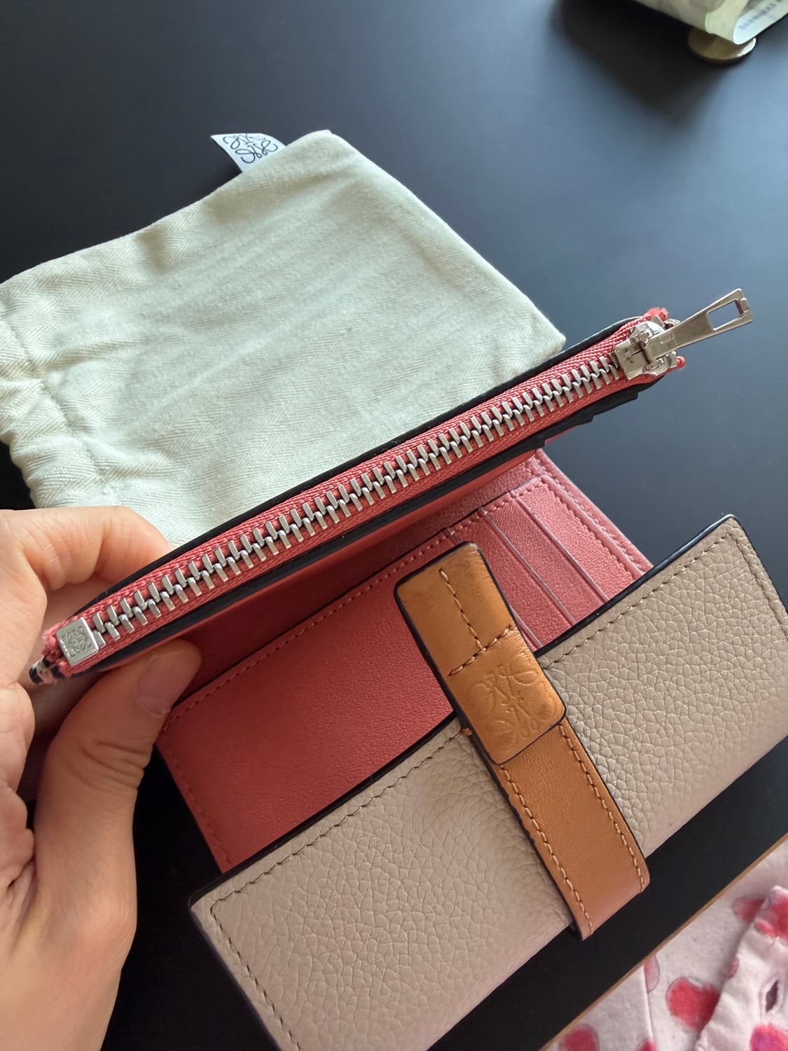 Loewe Small vertical wallet  상품이미지6