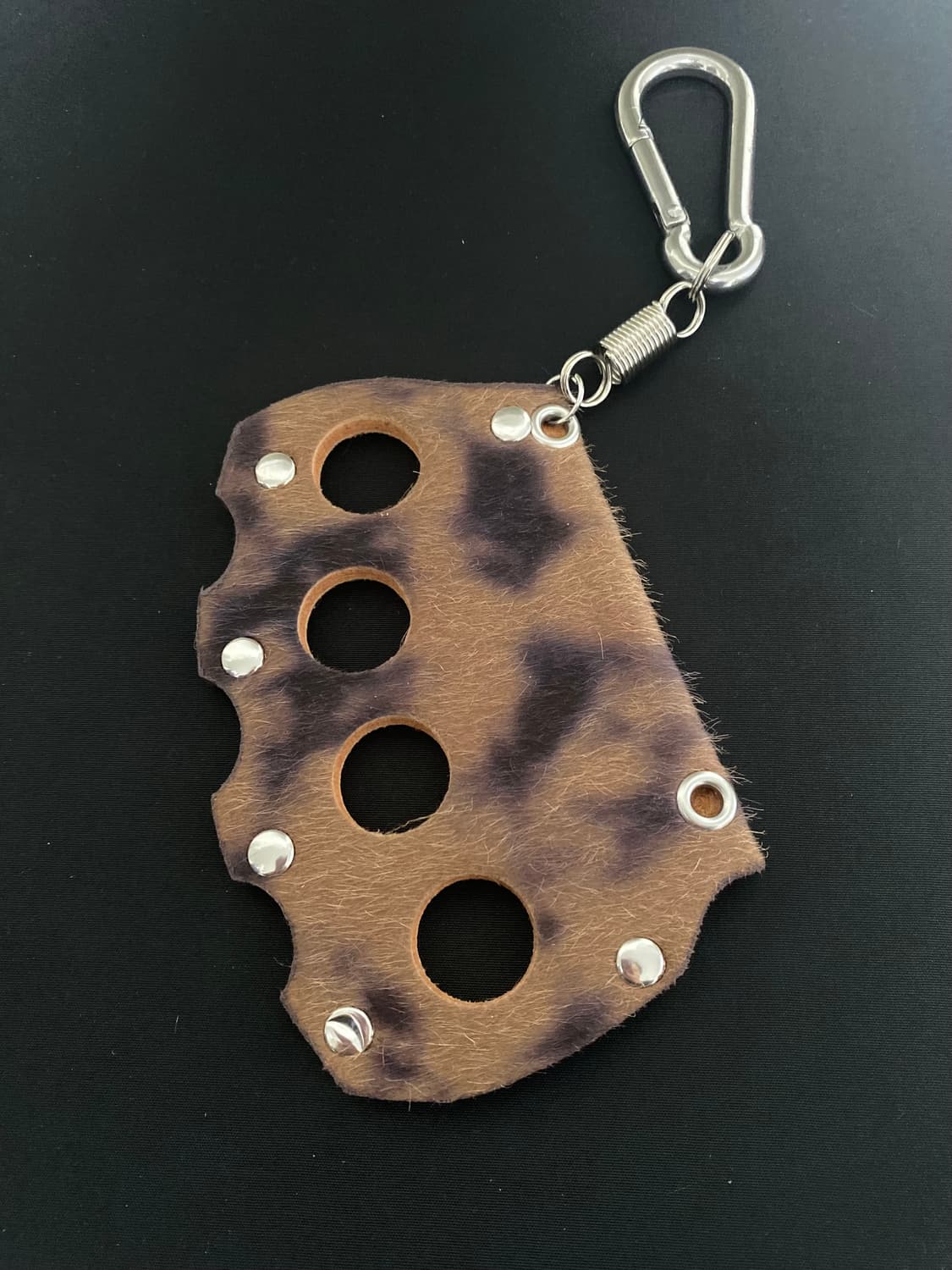 레오파드 너클 키체인 상품이미지3