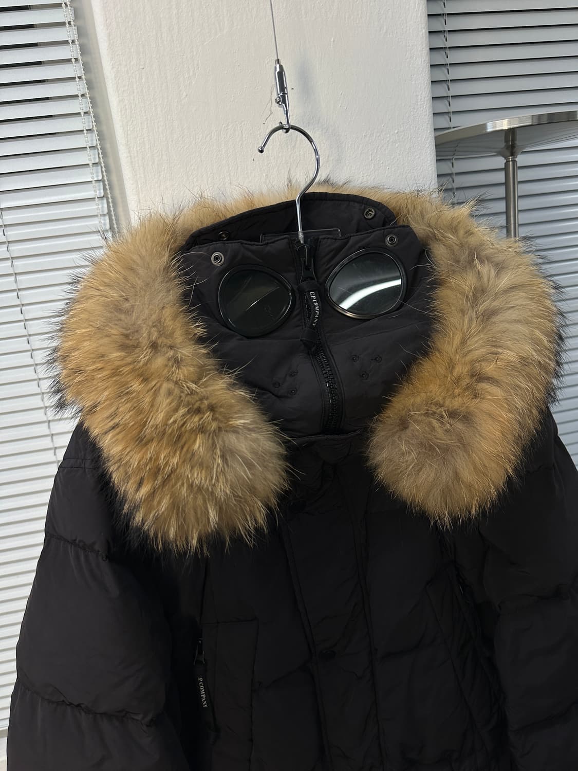 CP컴퍼니 렌즈 다운 패딩 100 상품이미지2