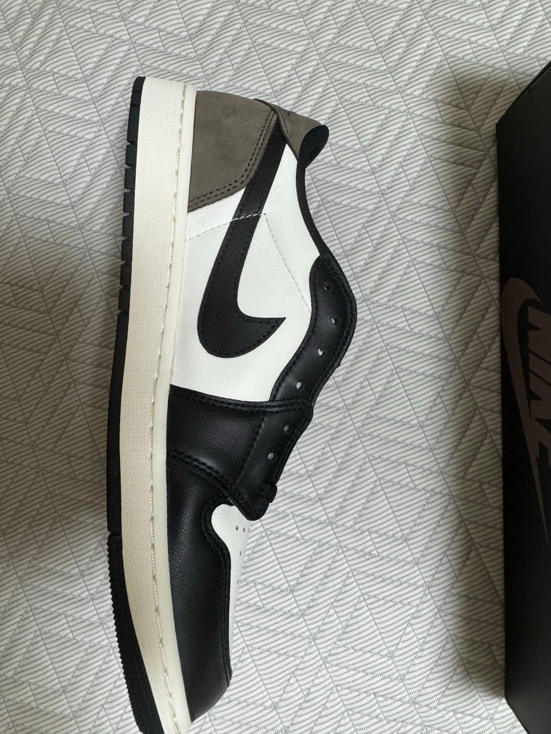 [290]나코탭 나이키 조던 1 로우 모카 팔아요 상품이미지1