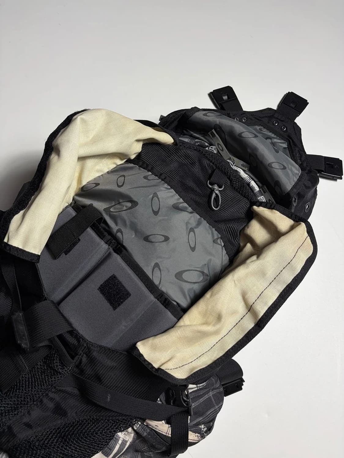 오클리 OAKLEY 00's 고프코어 아이콘 3.0 백팩 PR2310 상품이미지5