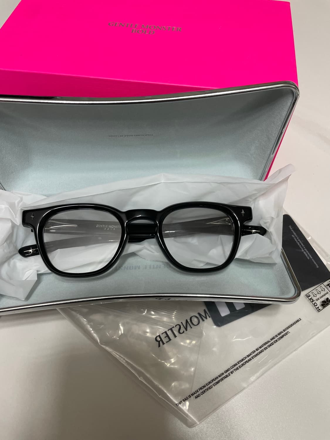 젠틀몬스터 본조 01 블랙 풀박 상품이미지1