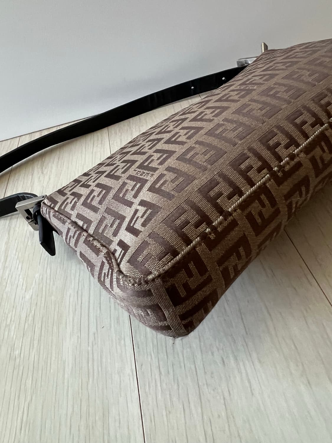 FENDI 모노그램 포쉐트 숄더백 빈티지  상품이미지3