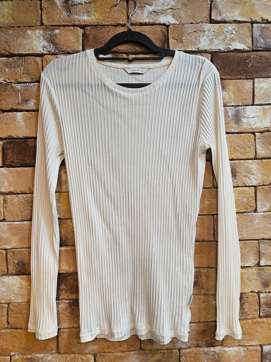 헤지스 아이보리 골지 긴팔티 상품이미지1