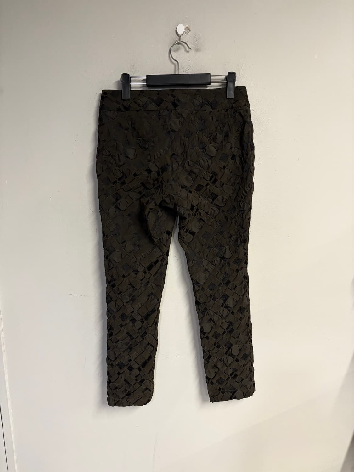 ISSEY MIYAKE textured pants  상품이미지4