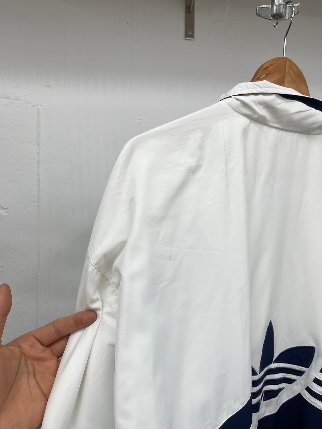 XL) OLD ADIDAS EMBROIDERD BIG LOGO 바람막이 상품이미지2