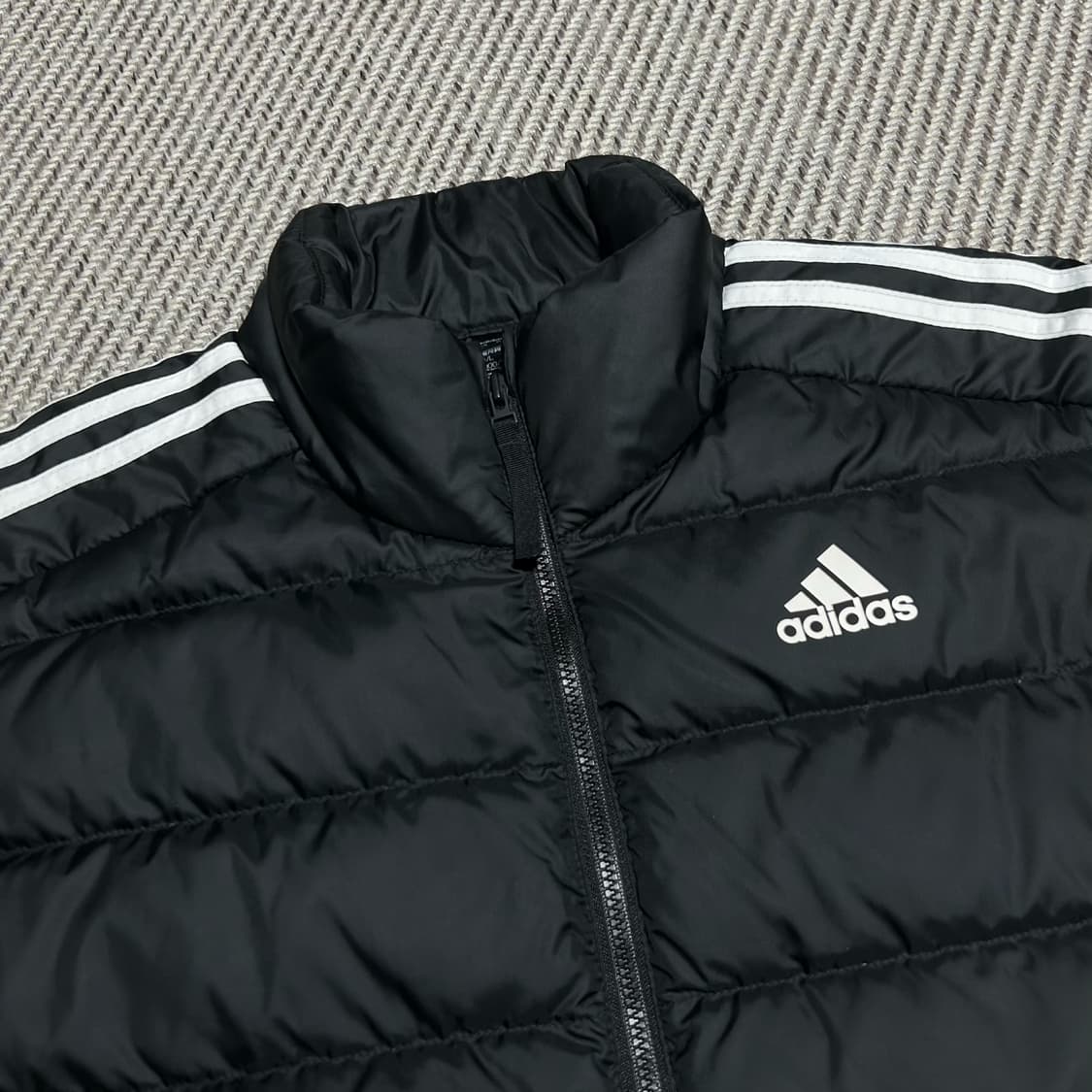 [L] adidas 아디다스 다운 경량 패딩 자켓 상품이미지3