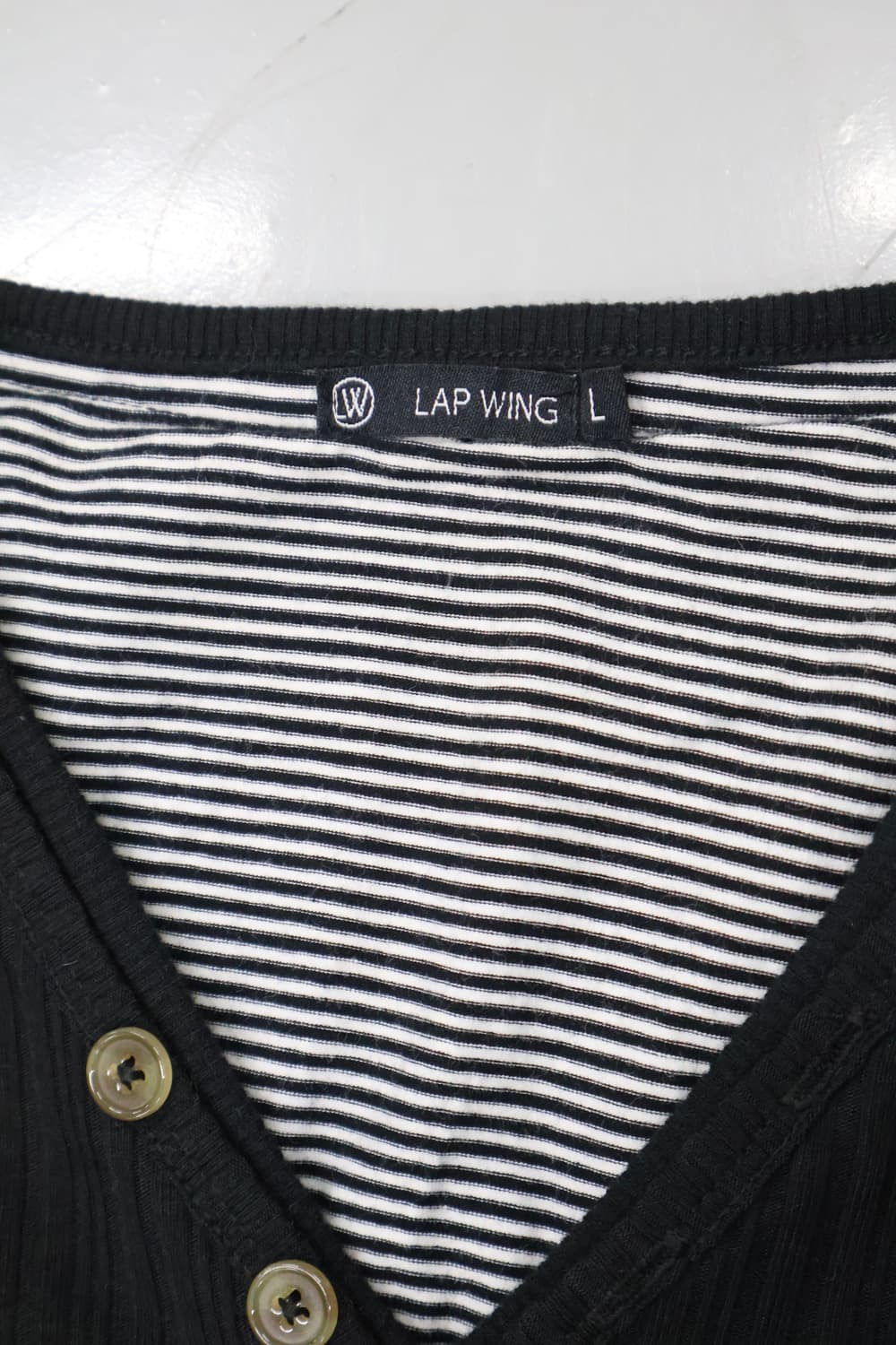 LAP WING Layered V-Neck Henley Sleeve 상품이미지3