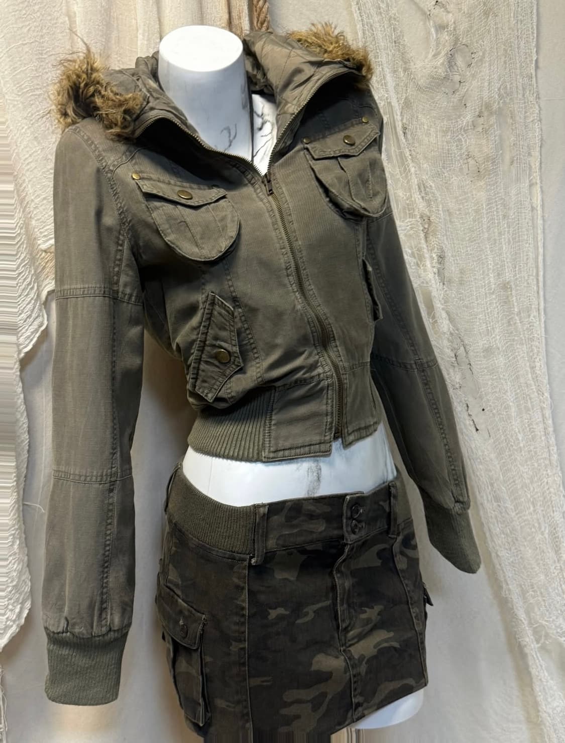 Fur-Trimmed Military Jacket 상품이미지2