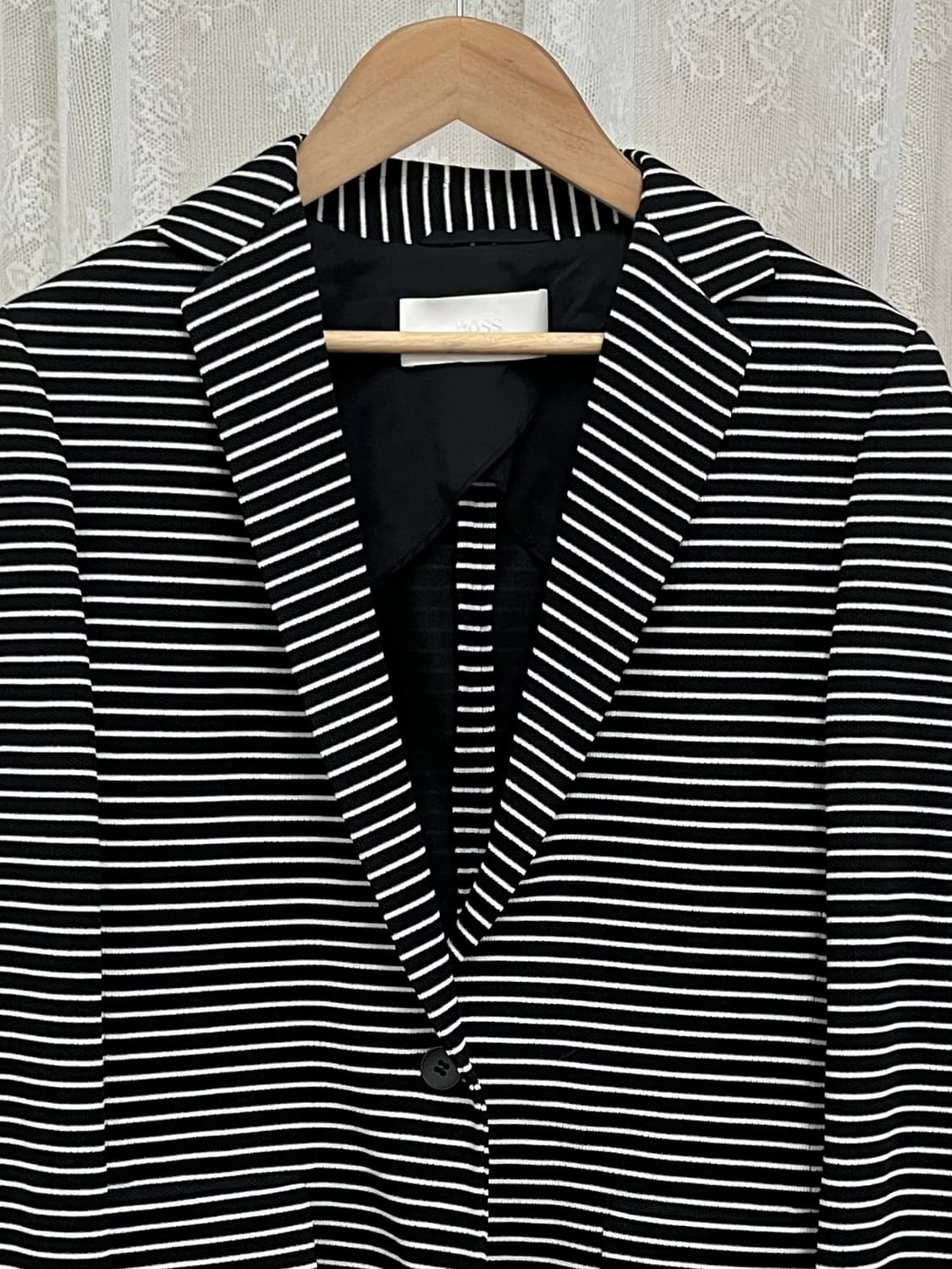 S) 휴고 보스 BOSS 여성 원버튼 스트라이프 자켓 블랙 상품이미지3