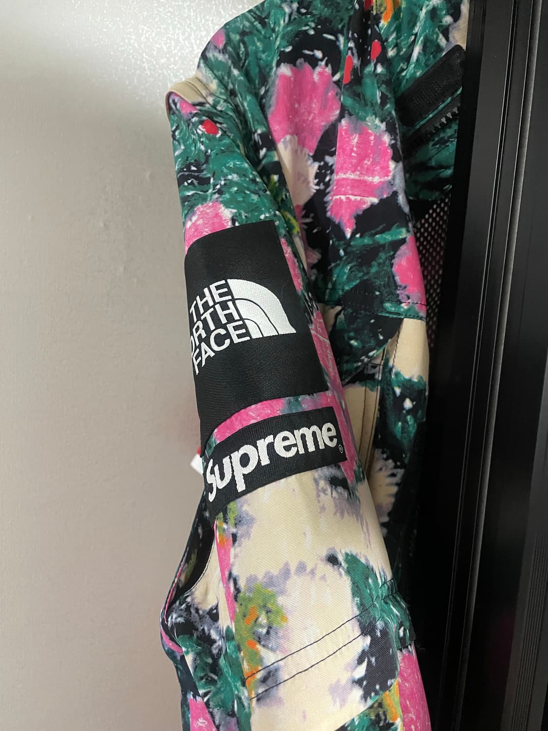 슈프림 x 노스페이스 트레킹 컨버터블 자켓 플라워 상품이미지3