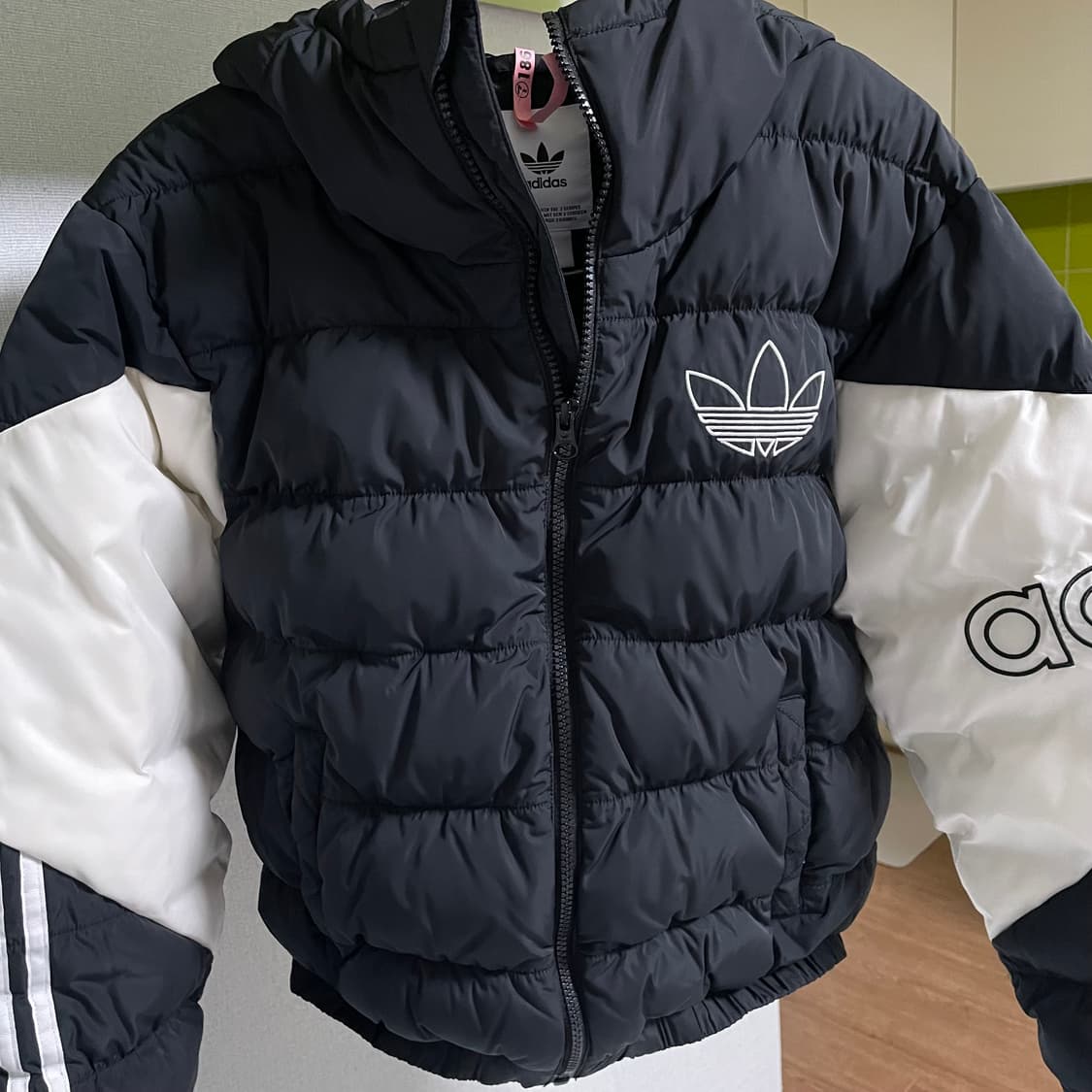아디다스 크롭 패딩 XS사이즈 제니 착용 상품이미지6