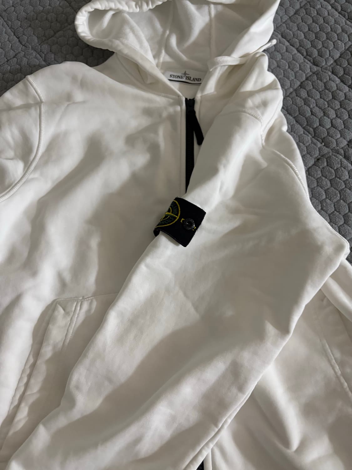 스톤아일랜드 화이트 후드집업  상품이미지1