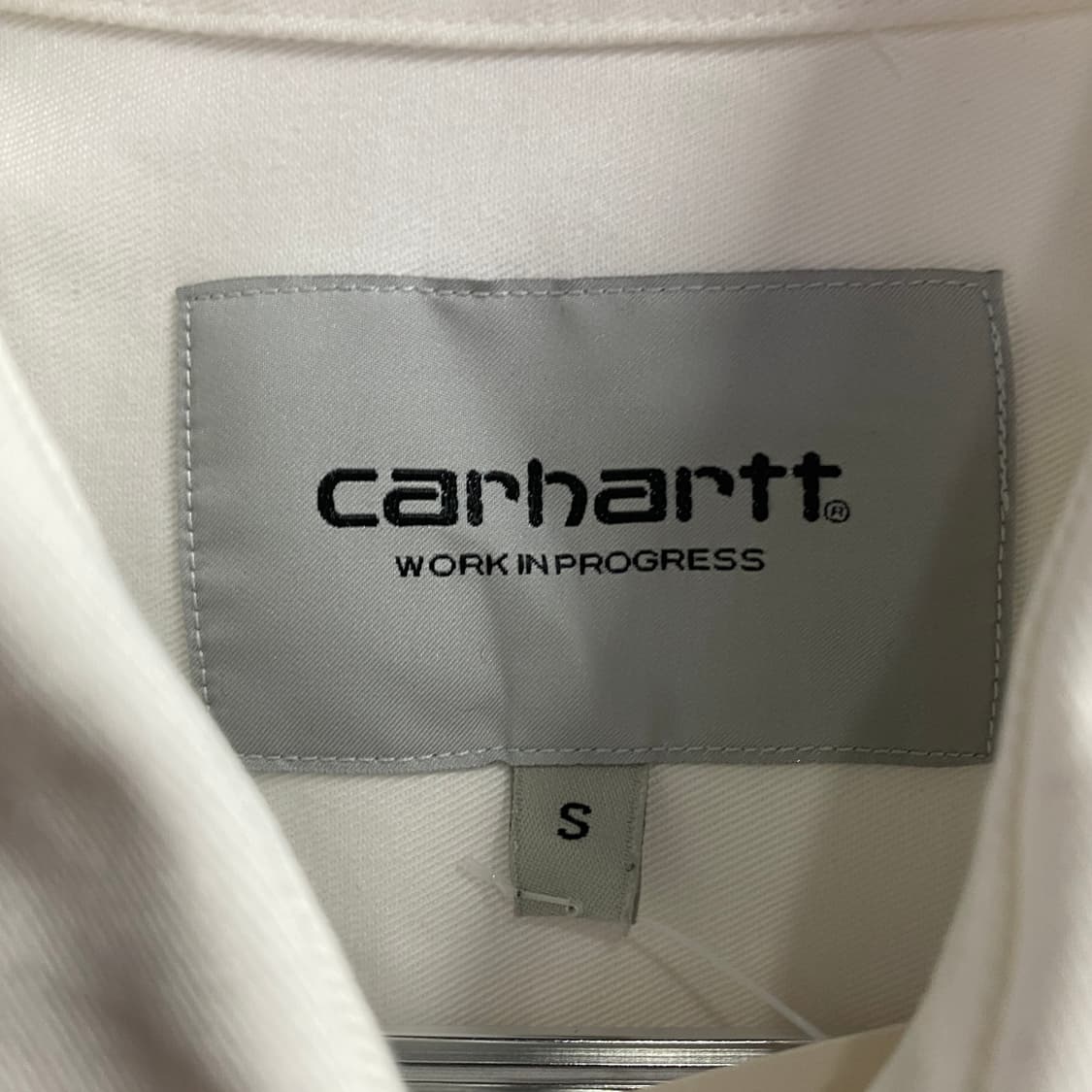 칼하트 스몰로고 WIP 메디슨 화이트 셔츠 B3819 상품이미지4