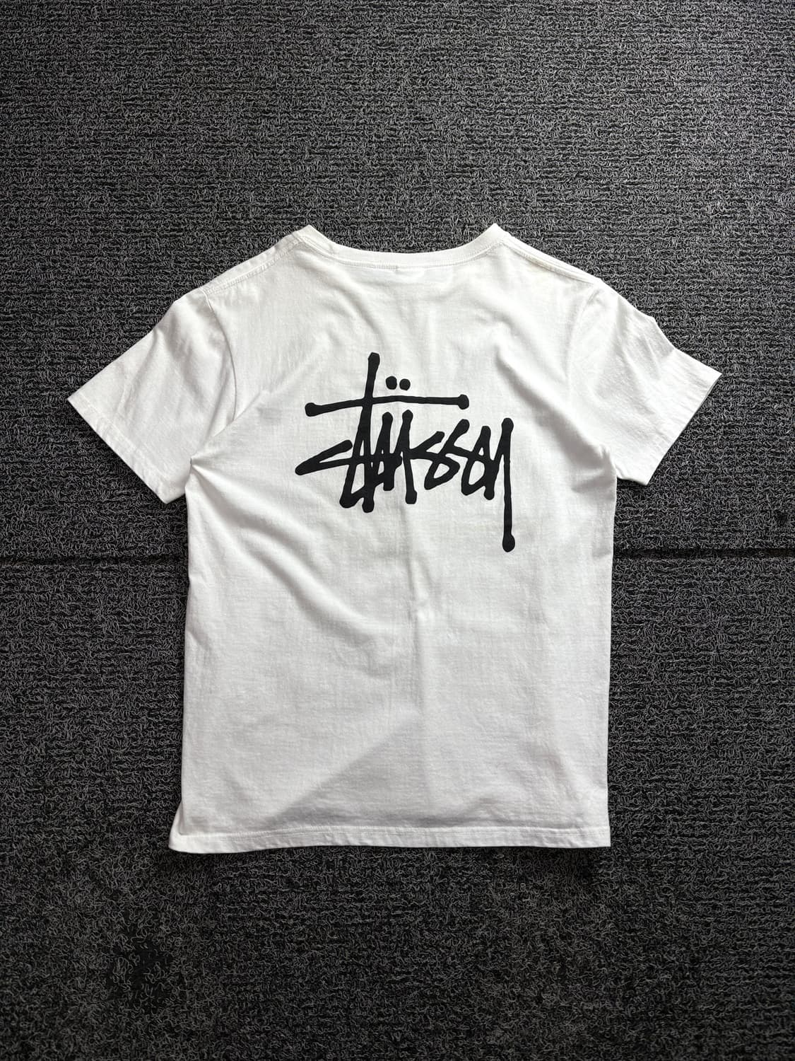 스투시 베이직 빅로고 피그먼트 다이드 티셔츠 2822 상품이미지4