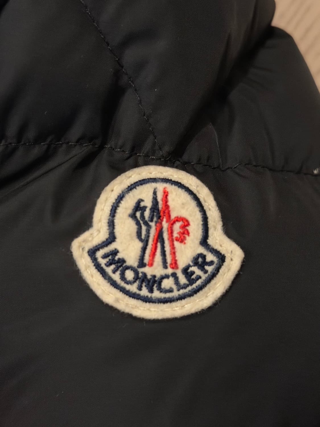 {당일 발송/4size} 몽클레어 클루니 Cluny 블랙 패딩 (리얼퍼) 상품이미지3