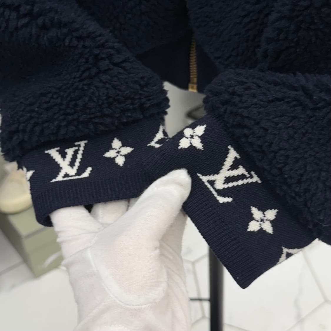 [XL] 루이비통 레더패치 플리스 블루종 상품이미지4