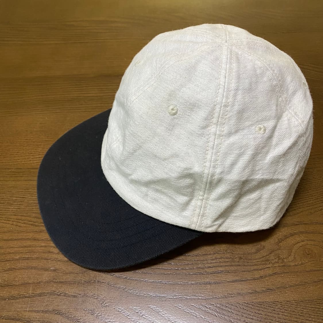 언유즈드 화이트/블랙 배색 볼캡 모자 상품이미지3