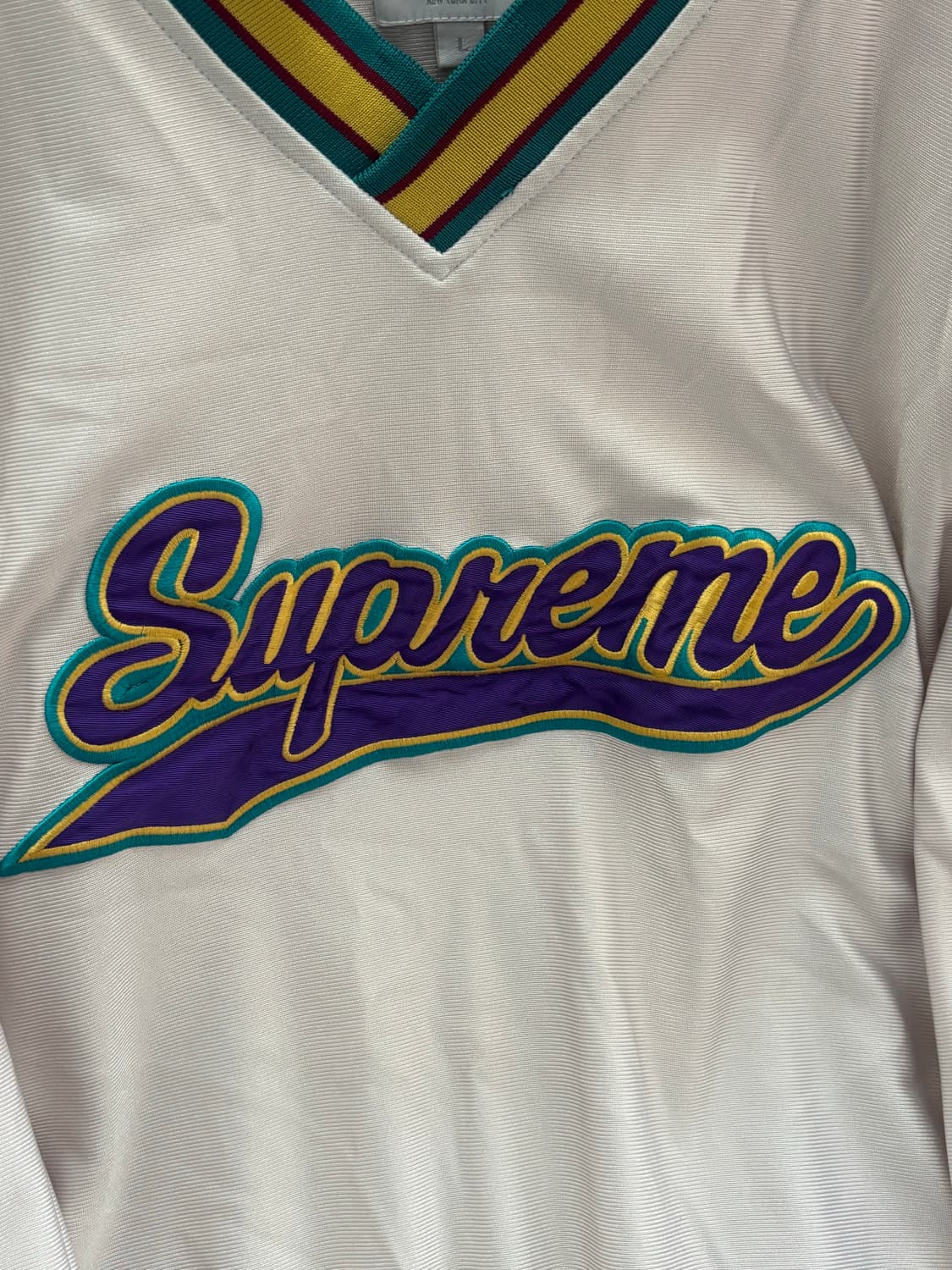 슈프림 브이넥 상품이미지1