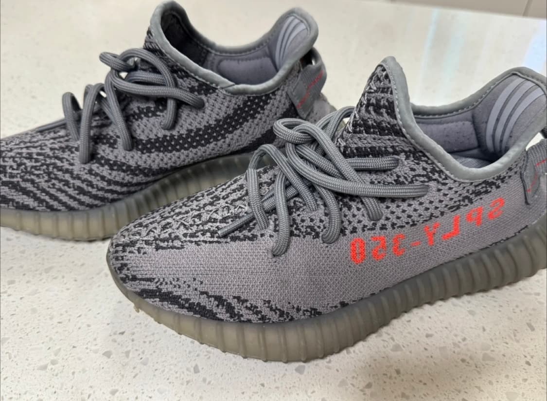 이지부스트 350 V2 벨루가 2.0 225사이즈 상품이미지1