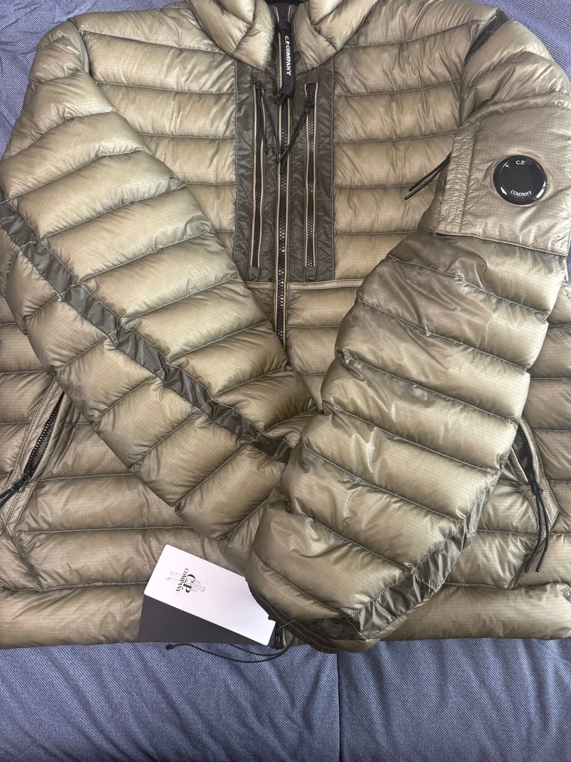 급처) CP컴퍼니 D.D 쉘 고글 다운 자켓  25FW 상품이미지5