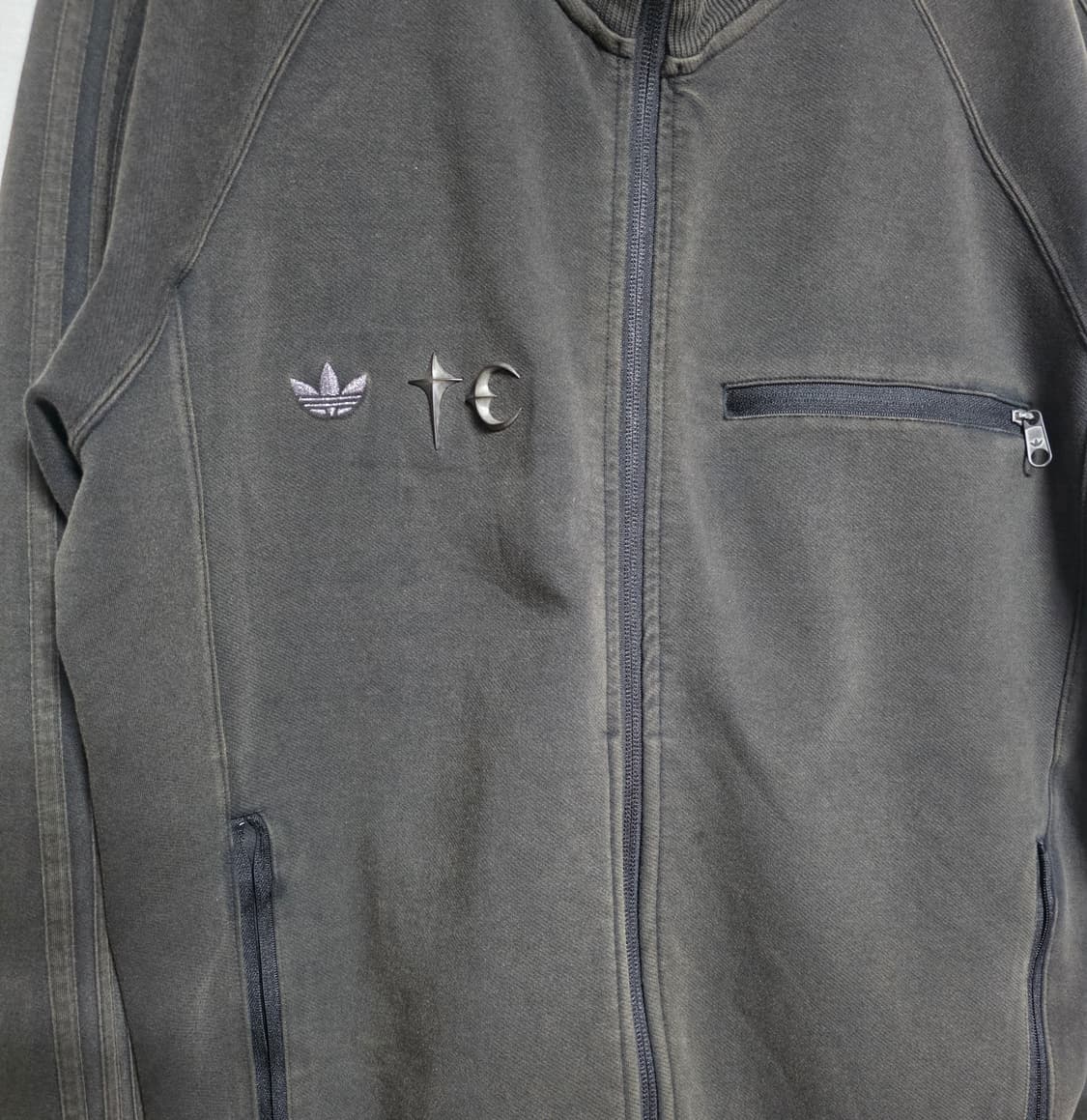 아디다스 x 떠그 클럽 트랙탑 블랙 상품이미지5