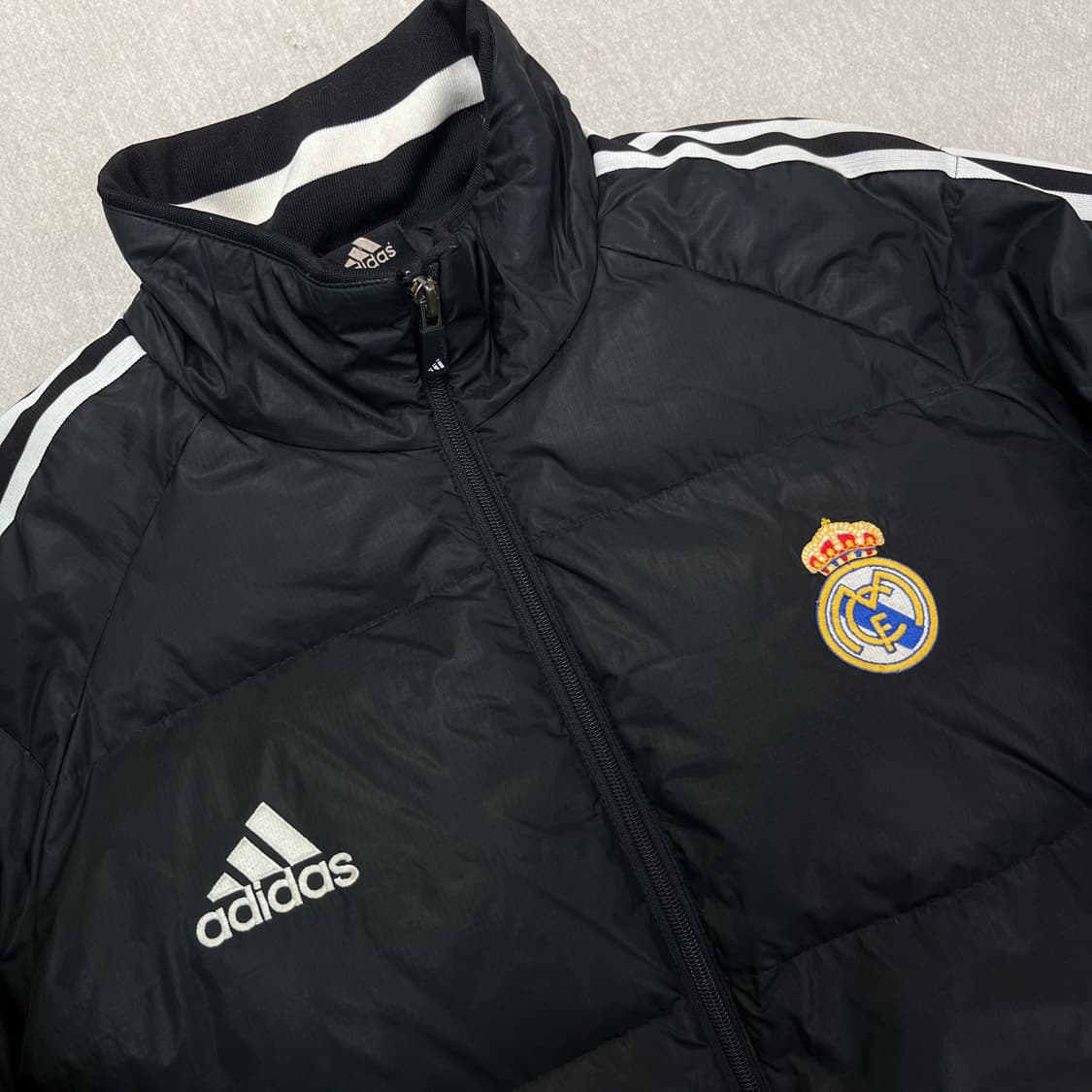 100 아디다스 레알마드리드 자수 덕다운 패딩 상품이미지2