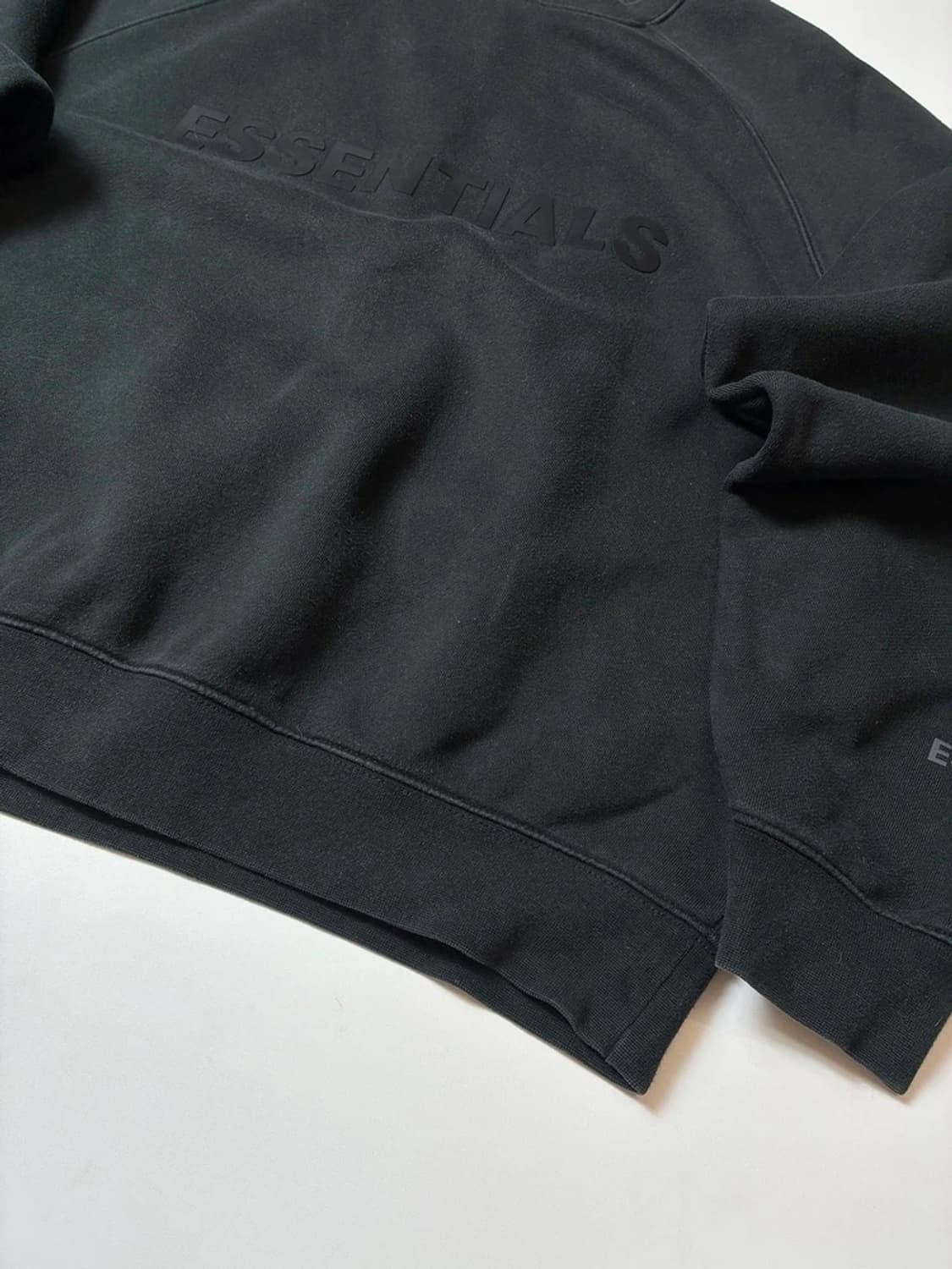 에센셜 피어오브갓 로고 시그니처 오버 맨투맨 PN8441 상품이미지4