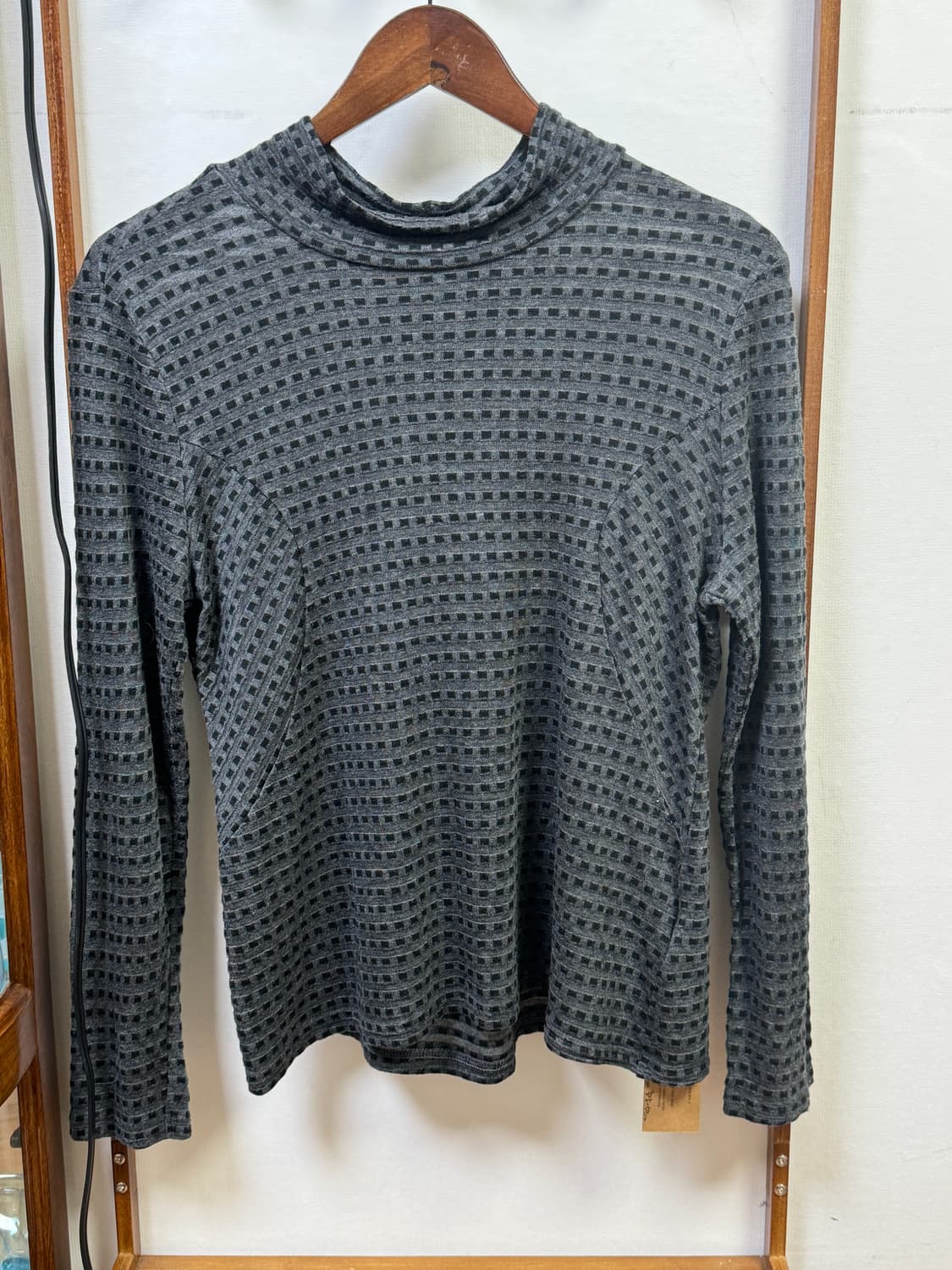 스퀘어패턴 절개 반목폴라 상품이미지1